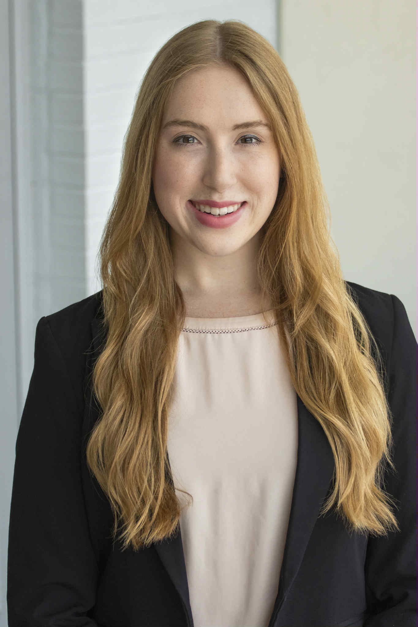 Sarah Gould Headshot